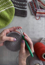 画像をギャラリービューアに読み込む, Owl Dot Hat【糸とレシピのキット】
